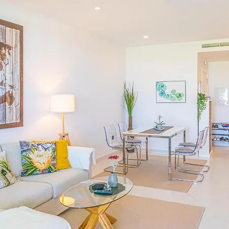 아파트 Awesome In W/ Wifi, Heated Swimming Pool And 3 Bedrooms *