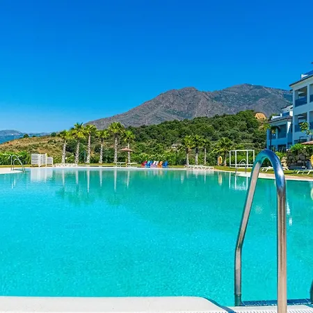 아파트 Awesome In W/ Wifi, Heated Swimming Pool And 3 Bedrooms