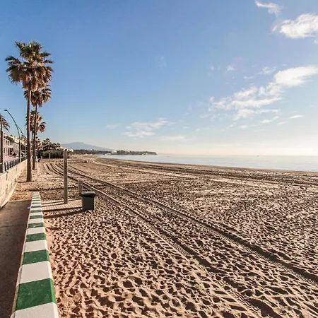 아파트 Awesome In W/ Wifi, Heated Swimming Pool And 3 Bedrooms 에스테포나