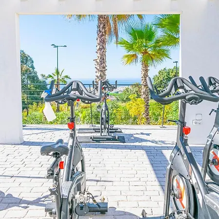 Apartment Awesome In W/ Wifi, Heated Swimming Pool And 3 Bedrooms