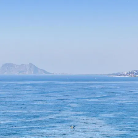 Awesome In W/ Wifi, Heated Swimming Pool And 3 Bedrooms 아파트